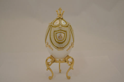 Shimmering Carousel Goose Egg